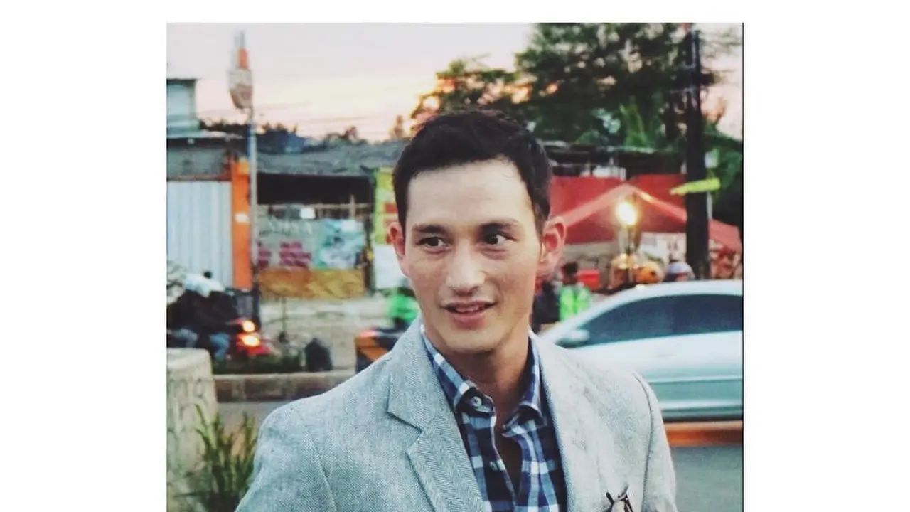 [Bintang] Mike Lewis