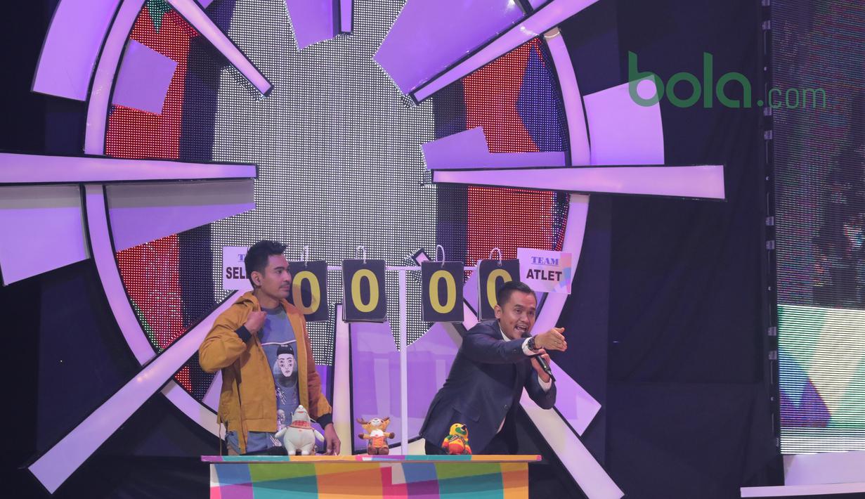 Valentino Simanjuntak (Jebreet) turut memeriahkan Konser Energi Asian Games 2018 di Studio Indosiar, Jakarta (8/3/2018). Konser Energi Asian Games 2018 bagian dari kampanye dukungan bagi event terbesar di Asia tersebut. (Bola.com/Nick Hanoatubun)