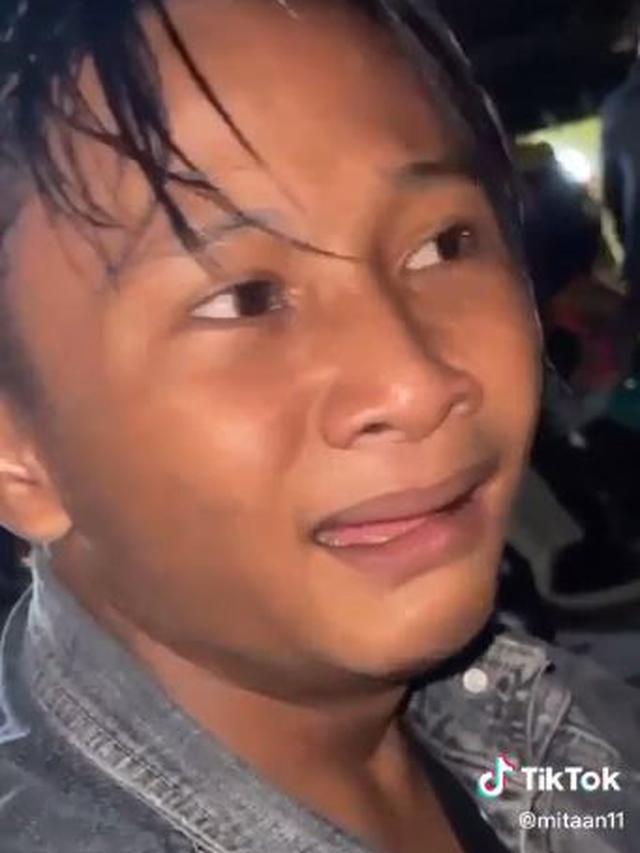 6 Potret Fajar yang Viral Karena Cintanya Tak Dihargai, Cowok Asal Gorontalo