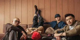 Mengangkat tema “The Quiet Noise”, Vans Indonesia memberikan tampilan padu padan yang lebih dewasa namun dengan sentuhan kultur yang sangat kuat.