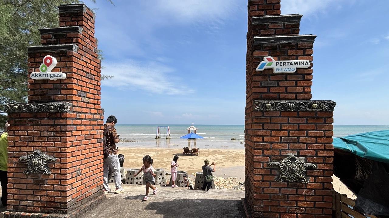 Kolaborasi Warga dan Pertamina Ubah Pantai Pasir Putih Tlangoh Jadi Daya Tarik Baru