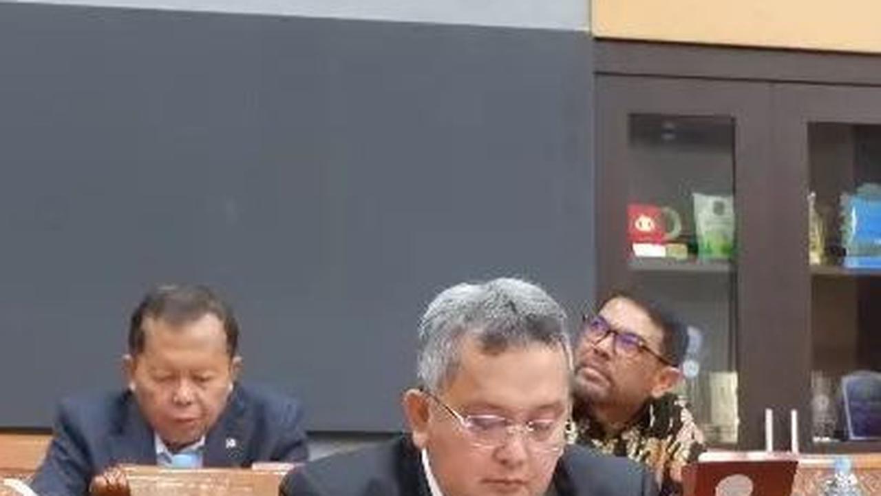 VIDEO: Politikus PDIP Sewot, Kok Istimewa Sekali Kapolri yang Sekarang!