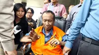 Berkursi Roda, Sugiharto Ditahan KPK Terkait Kasus Korupsi e-KTP
