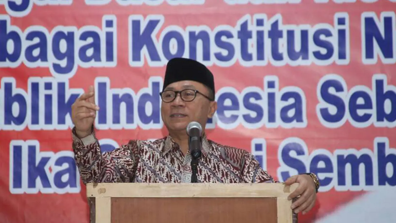 Zulkifli Hasan meyakini bahwa keberadaan ulama di tengah masyarakat akan menghadirkan suasana yang penuh damai dan keteduhan.
