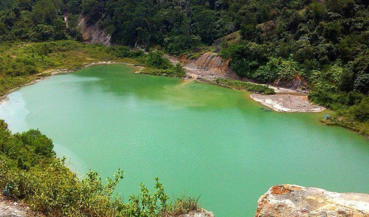 <b>Danau Hijau Bukit Bual</b>