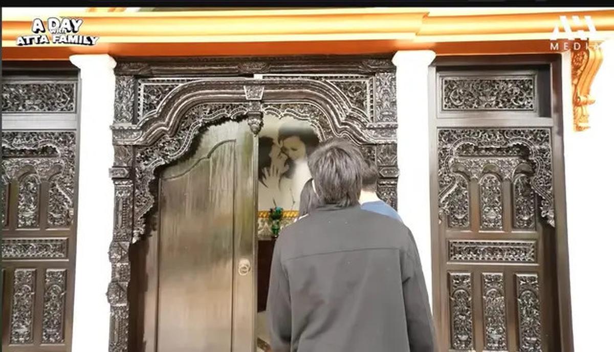 6 Potret Fasad Depan Rumah Aktor Senior Herdin Hidayat, Desain Eropa Klasik yang Megah dan Luas