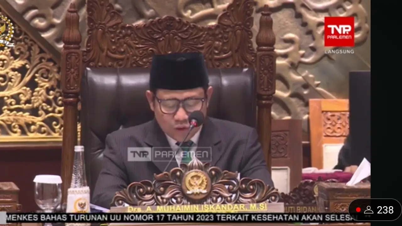 Wakil Ketua DPR RI Muhaimin Iskandar (Cak Imin) memimpin rapat paripurna, Selasa (9/7/2024).