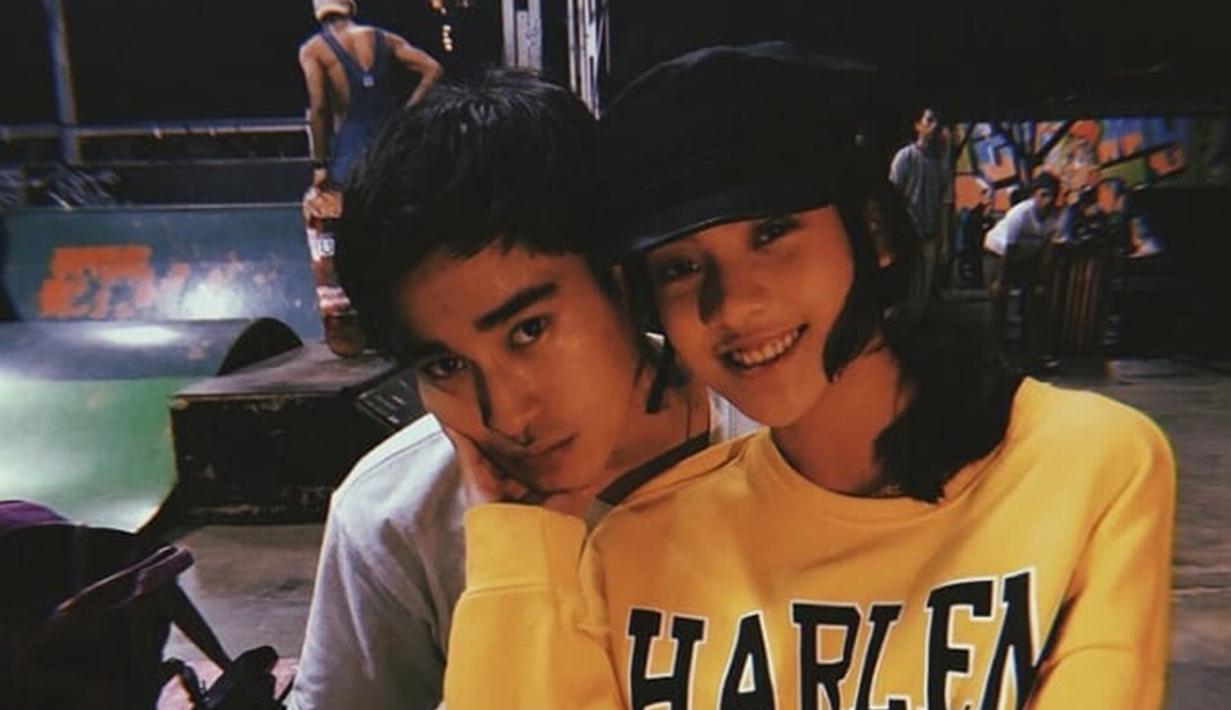 Bio One dan Anya Geraldine diketahui menjalin asmara hanya beberapa bulan saja. Sudah jadi mantan, namun foto-foto kebersamaan Anya dan Bio masih dapat ditemukan di media sosial. Tahun 2018 usai putus, Anya pernah ungkap jika ia dan Bio memilih untuk tidak lagi menjalin tali silaturahmi dalam bentuk apapun. Namun faktanya, hubungan keduanya baik dan tetap berteman. (Liputan6.com/IG/@babydemon_ofc)