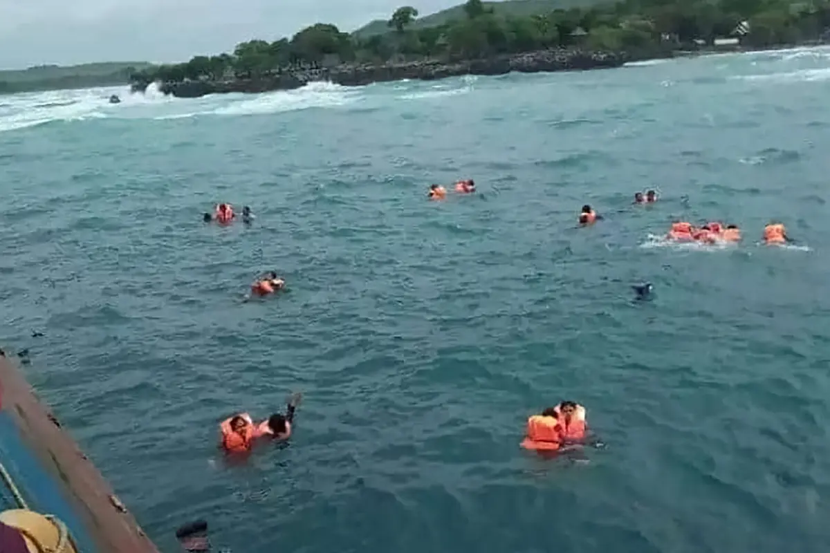 Detik-Detik KM Lestari Maju Tenggelam di Perairan Selayar