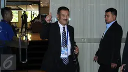 Manajer Persib, Umuh Muchtar (tengah) saat hadir untuk mengikuti Kongres Luar Biasa (KLB) PSSI di Jakarta, Rabu (3/8). Kongres untuk menetapkan enam agenda pada Kongres Luar Biasa (KLB) PSSI mendatang. (Liputan6.com/Helmi Fithriansyah)
