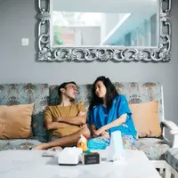 Jakarta dikenal dengan kepadatannya. Macet bahkan menjadi rutinitasnya setiap hari. Berbagai cara orang menghibur diri ditengah padatnya ibu kota yang menghabiskan waktu di jalanan. (Instagram/ruben_onsu)