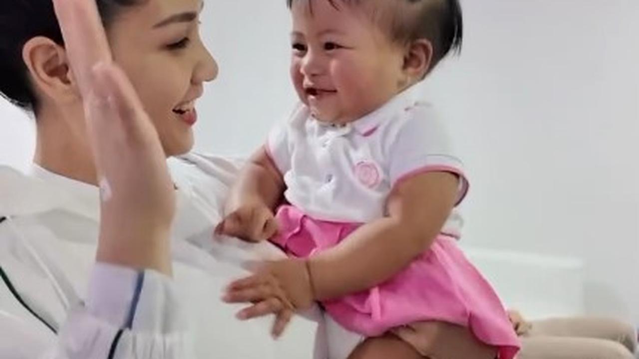 Dipanggil si Pulen, Ini 7 Potret Terbaru Lily Anak Nagita Slavina dan Raffi Ahmad yang Gemesin Banget