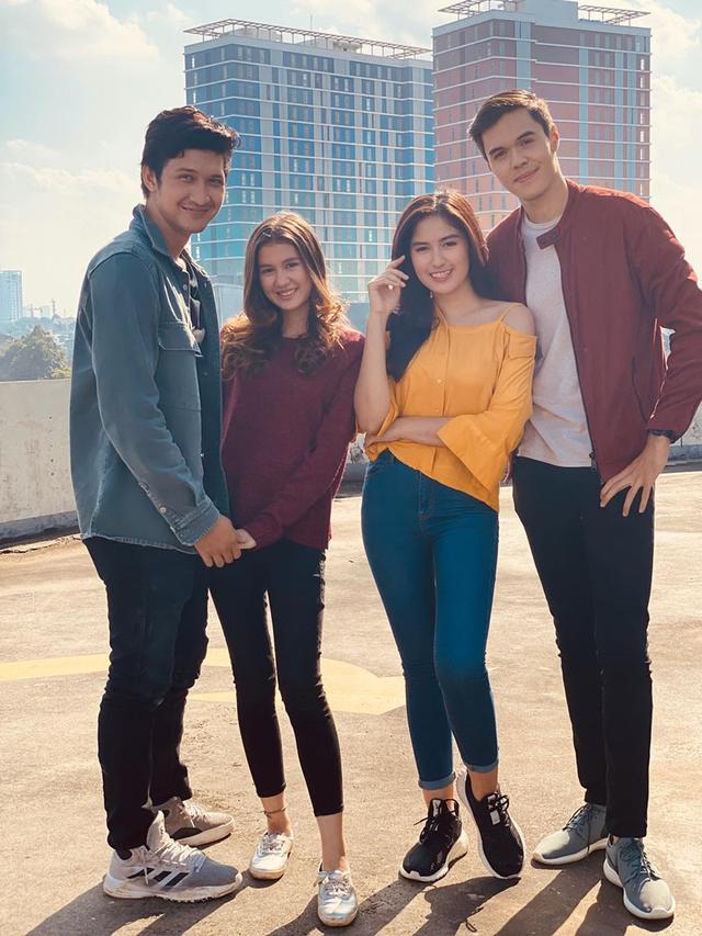 Main Sinetron Bareng Ini 6 Momen Kedekatan Ochi Rosdiana Dan Rizky Ksatria Hot Liputan6 Com