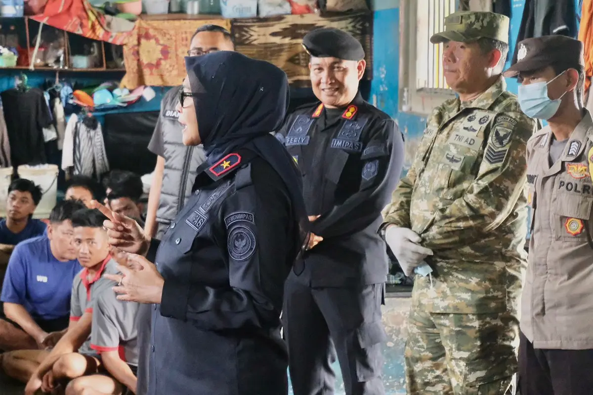 Rutan Muntok di Kecamatan Muntok, Kabupaten Bangka Barat, Kepulauan Bangka Belitung menggelar razia besar-besaran.