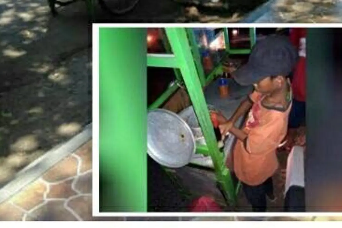 Demi Keluarga, Bocah 10 Tahun Ini Keliling Dagang Bakso