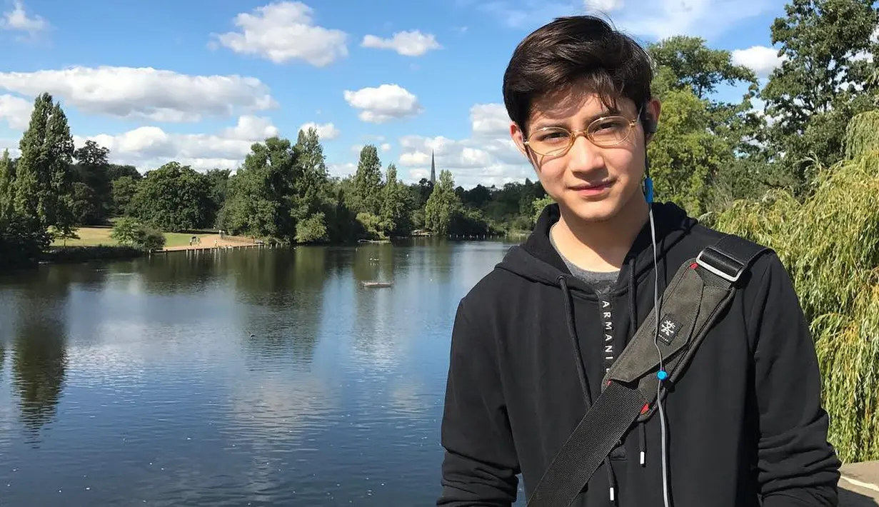 Mengaku belum menemukan yang pas, ternyata Rassya mengaku tidak memiliki kriteria wanita yang berlebihan. Terpenting baginya adalah baik hati dan bisa nyambung saat berbincang dengan dirinya. (Instagram/teukurassya)