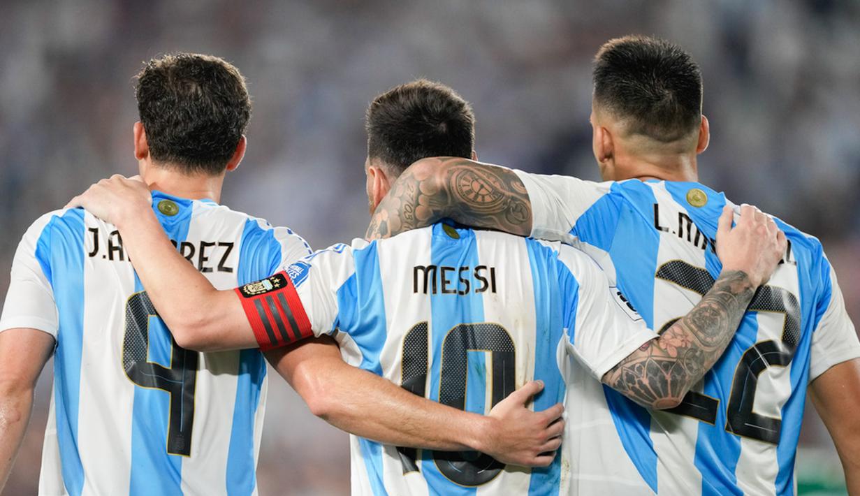 Lionel Messi tampil memukau saat membawa Timnas Argentina berhadapan dengan Timnas Bolivia pada matchday ke-10 Kualifikasi Piala Dunia 2026 Zona CONMEBOL. La Pulga memborong tiga gol. (AP Photo/Natacha Pisarenko)