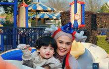 Ganteng dan Menggemaskan, Potret Jourell Kenzie Anak Cut Meyriska dan Roger Danuarta Bagi-bagi Uang