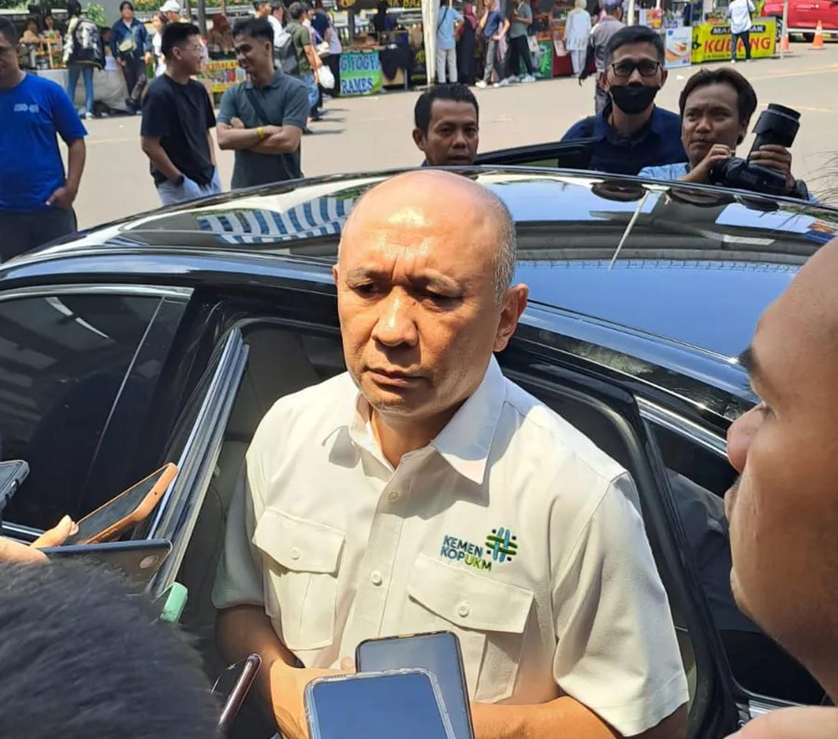 "Jadi wajar saja kalau negara-negara di ASEAN juga saat ini sedang mengevaluasi bisnis model TikTok untuk kepentingan ekonomi dan politik dalam negeri mereka," ucapnya.