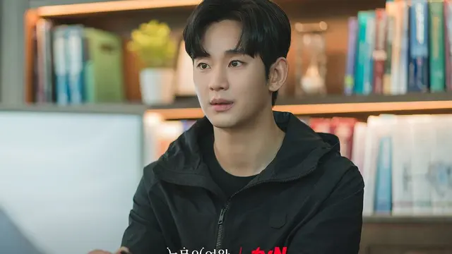 Kim Soo Hyun dalam drakor Queen of Tears. (Instagram/ tvn_drama)