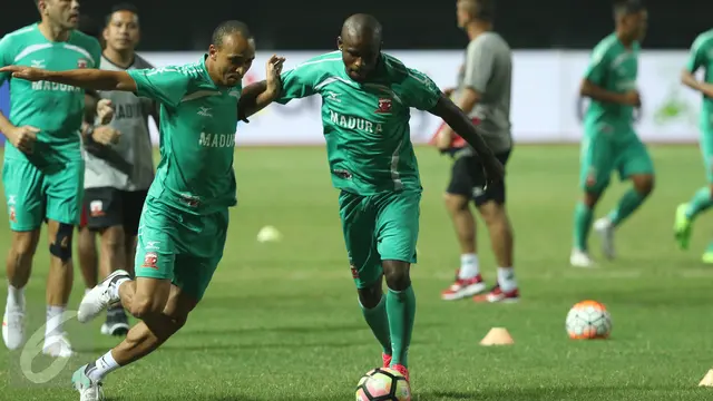 20170503- Boubacar Sanogo- Madura United-Bekasi- Helmi Fithriansyah-0