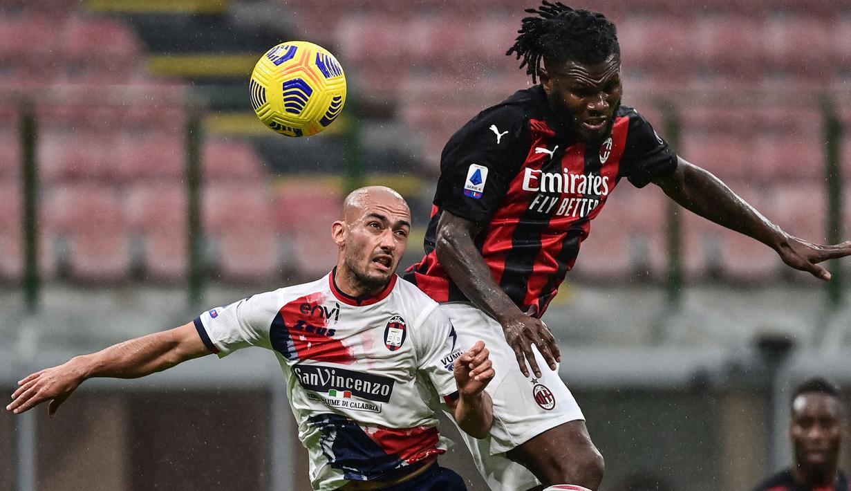 Franck Kessie merupakan pemain AC Milan yang memiliki nilai transfer sebesar 55 juta euro. Kontraknya bersama Rossoneri akan berakhir pada tahun 2022. (Foto: AFP/Miguel Medina)