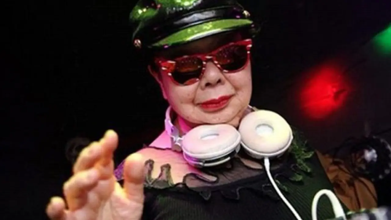 Photo: Copyright oddyticentral.com