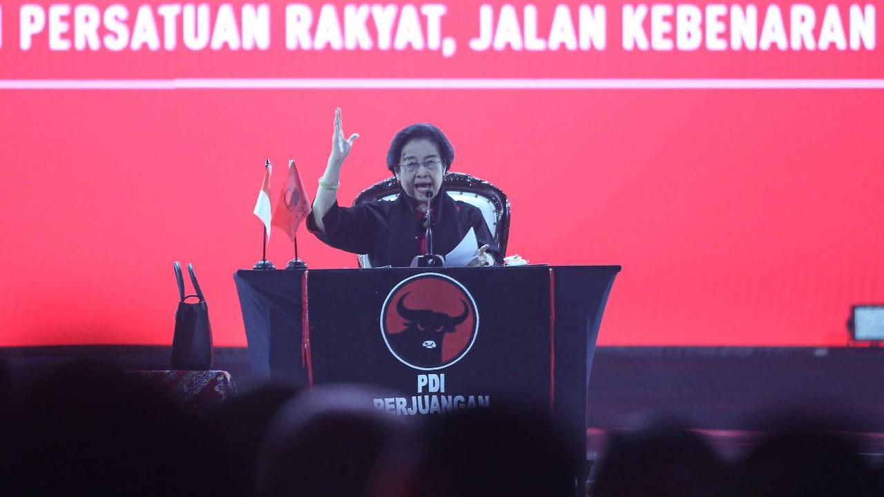 Hal itu sebagaimana diungkapkan&nbsp;Ketua DPP Djarot Saiful Hidayat.&nbsp;Djarot menyatakan, bahwa yang diundang dalam rakernas hanya internal partai.