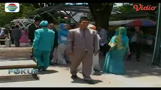 Untuk lebih mengangkat jalur pedestraian di Malioboro, sebuah peragaan busana unik digelar di area khusus pejalan kaki tersebut. 