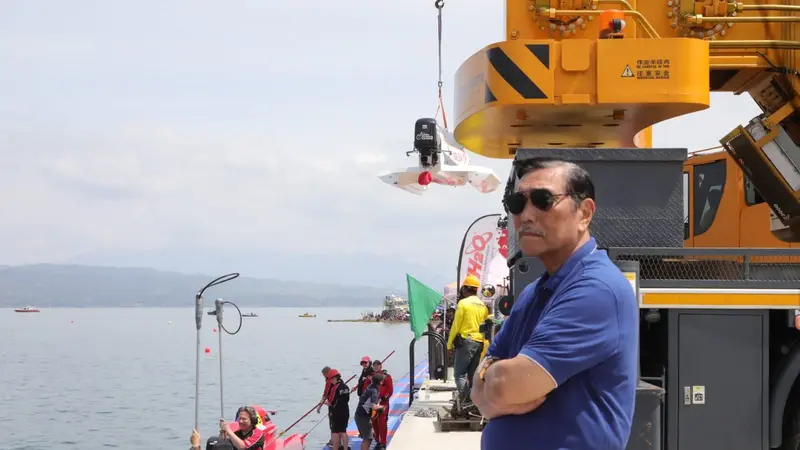 Menteri Koordinator Bidang Kemaritiman dan Investasi Luhut Binsar Pandjaitan telah melakukan beberapa kali pengecekan di kawasan Pelabuhan Balige dan Lapangan Sisingamangaraja, yang menjadi tempat utama lokasi kejuaraan F1 Powerboat. (Dok Kemenko Marves)