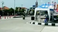 Jalur Pantura tepatnya di pintu masuk Tol Brebes Timur terpantau lancar. 