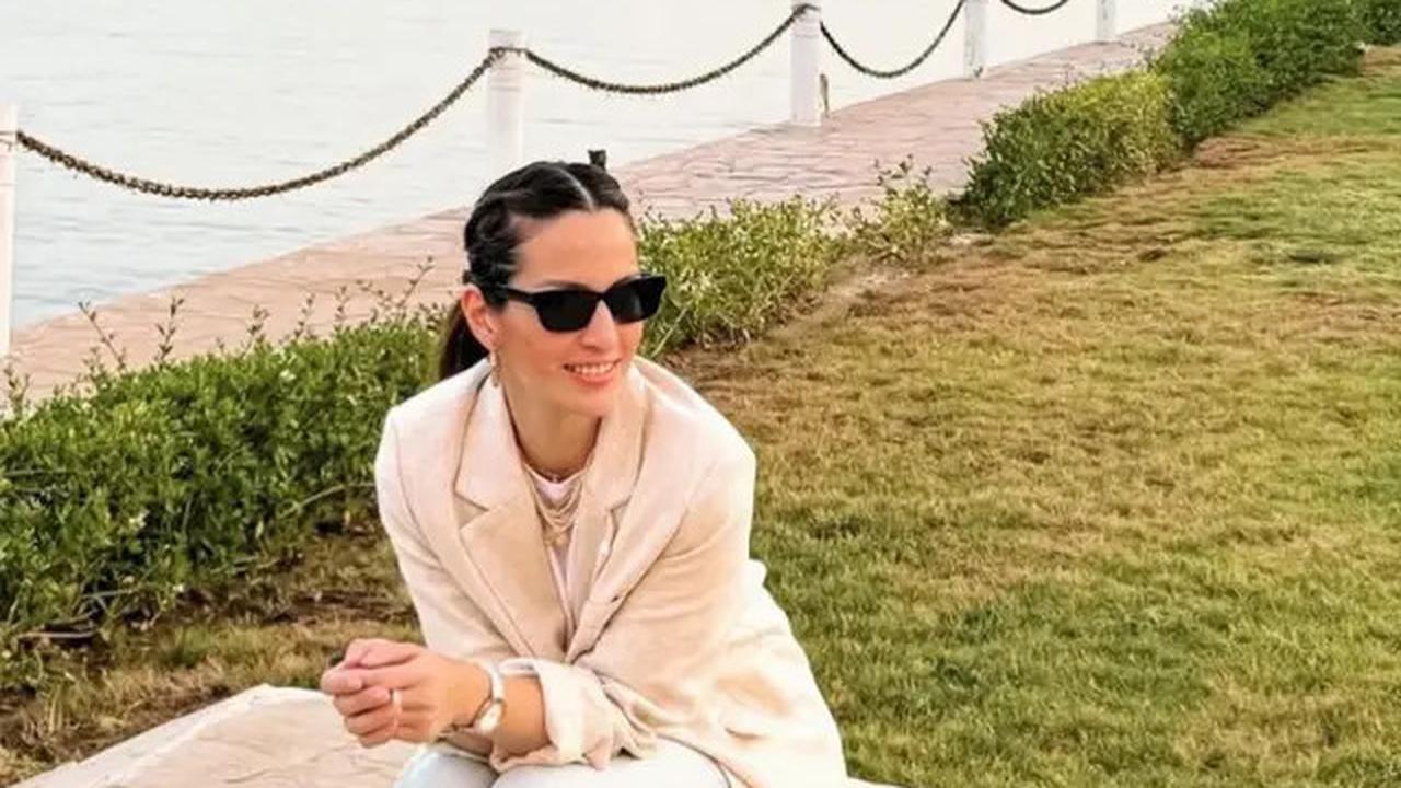 Model Kacamata Hitam Kekinian ala Nia Ramadhani, Referensi untuk Tampil Elegan &amp; Modis di Setiap Momen