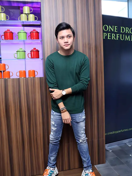 Penghargaan insan musik akan dihelat pada 30 September mendatang di Singapura. 18 kategori akan dipilih, dengan menyaring 109 nominator. Sebanyak 420 kandidat single dan album yang dikirim pihak lebel rekaman dan distributor.(Nurwahyunan/Bintang.com)