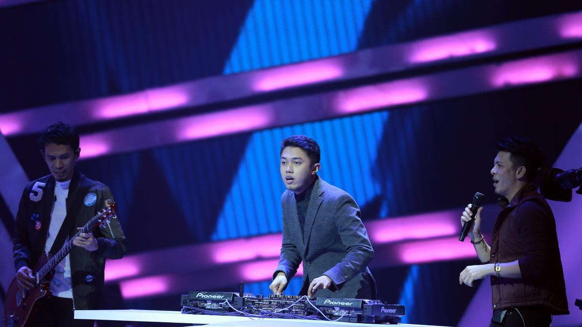 Angger Dimas dan The Dance Icon Indonesia Warnai Konser NOAH