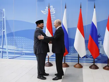 Presiden Prabowo Subianto  dan Presiden Rusia Vladimir Putin mengadakan pertemuan di sela-sela Forum Ekonomi Timur di Vladivostok, Kamis, 3 September 2026. (AFP/  Vyacheslav Prokofyev/ Pool)