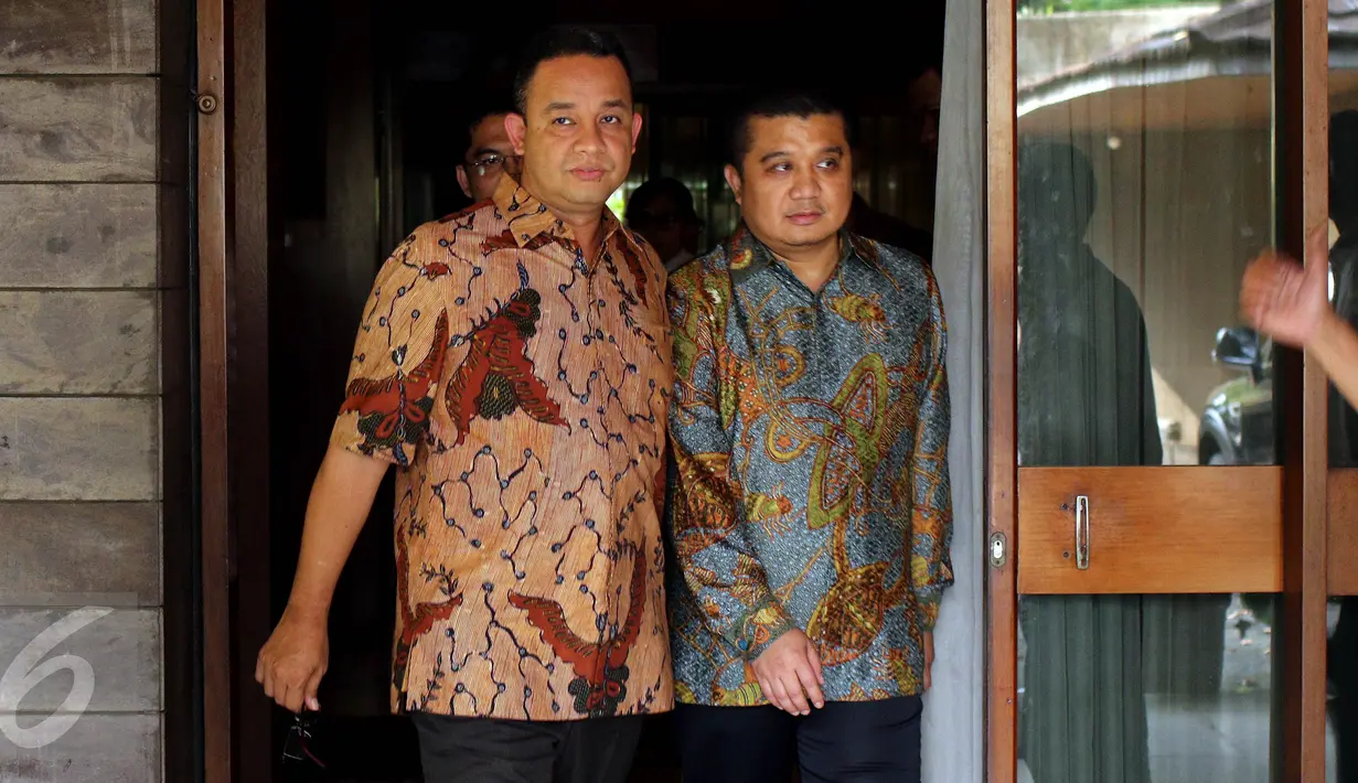 Gubernur DKI Jakarta terpilih Anies Baswedan usai mengelar konferensi Pers di Rumah Borobudur, Jakarta, Senin (15/5). Dalam Konferensi tersebut mereka memperkenalkan Tim Sinkronisasi Anies-Sandi yang di ketuai oleh Sudirman Said. (Liputan6.com/JohanTallo)