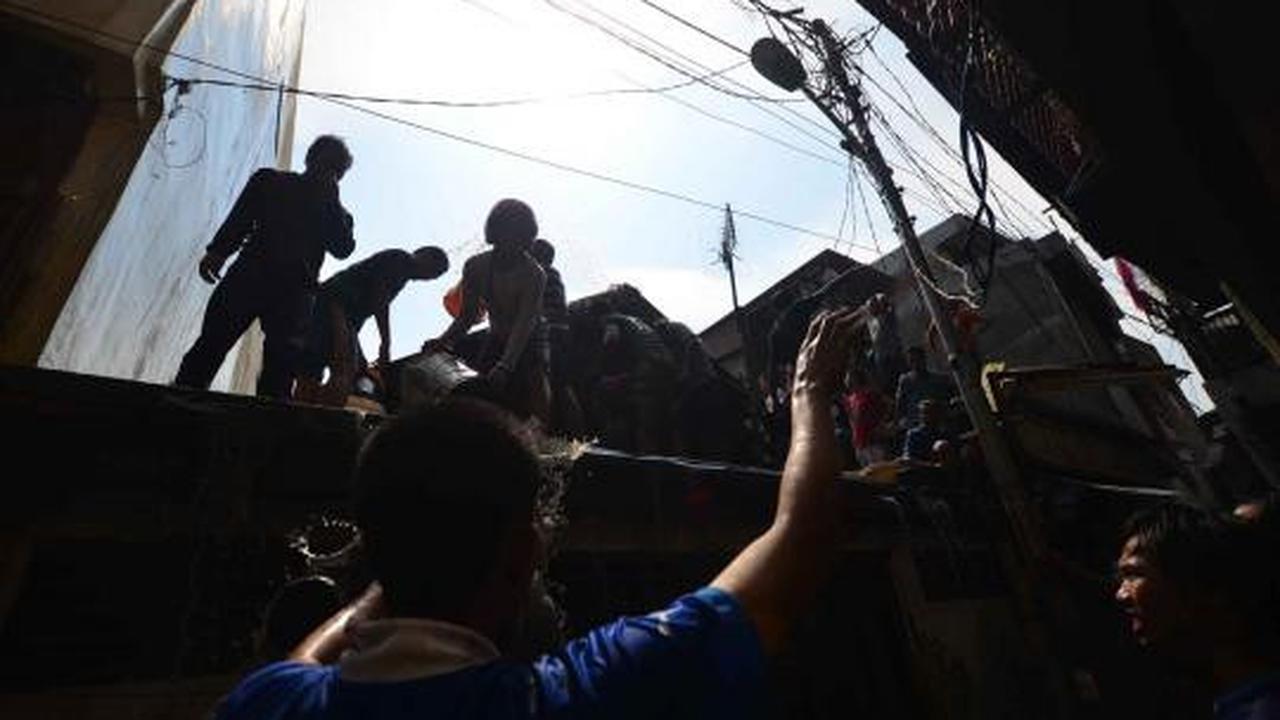 Ratusan rumah di Jembatan Besi, Tambora ludes dilalap api