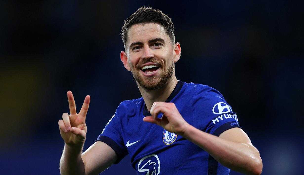 Jorginho. Meskipun menempati posisi sebagai tandem N'Golo Kante di lini tengah dan jadi andalan Chelsea, agen Jorginho menghembuskan rumor kepindahannya ke Napoli menjelang final Liga Champions lalu. (AFP/Catherine Ivill/Pool)