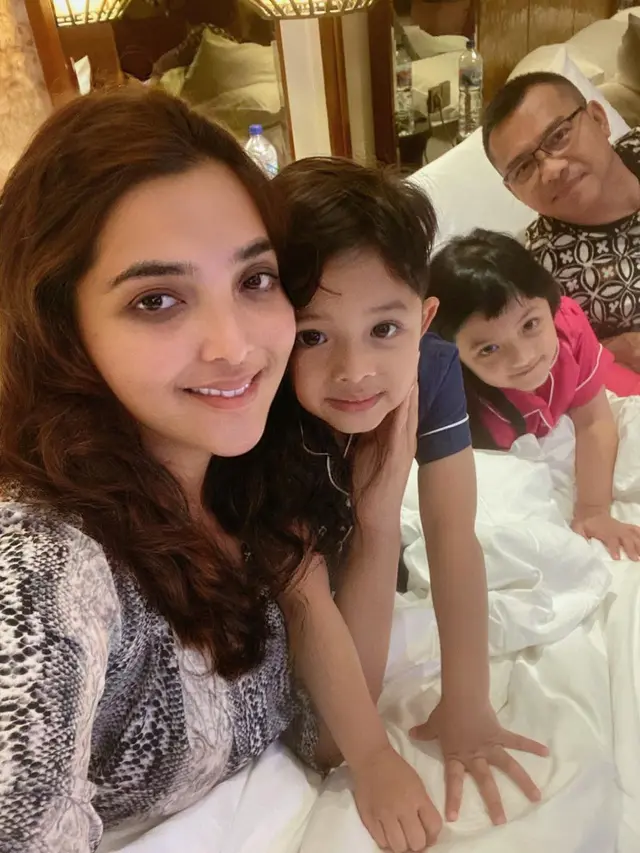 6 Pesona Ashanty Tanpa Polesan Makeup, Cantik Alami