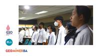 Pelatihan dan pendidikan (Diklat) dan Sertifikasi Operator Penyaliran Tambang Terbuka dan Diklat dan Sertifikasi Pemetaan Tambang Terbuka (Juru Ukur Tambang) bagi mahasiswa tingkat akhir PEP Bandung.