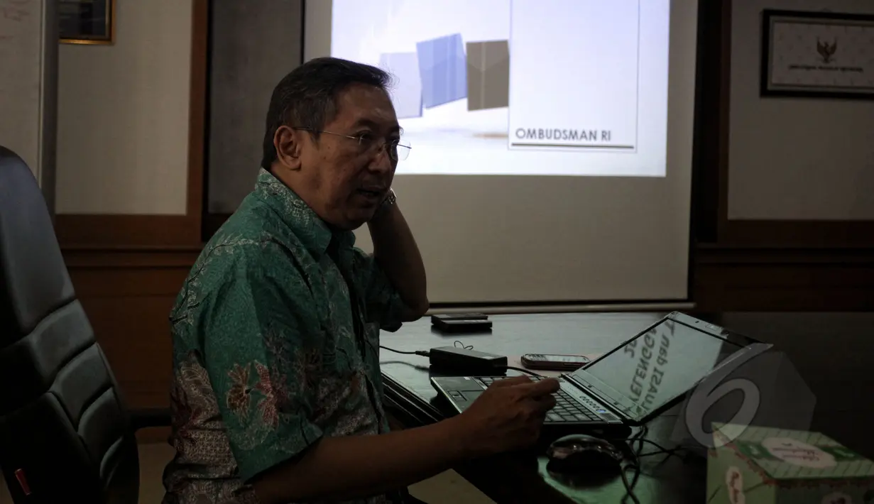 Ombudsman Republik Indonesia mendapati 413 temuan pelanggaran saat penyelengaraan Ujian Nasional (UN) 2015 dari hasil pemantauan saat UN di tingkat SMP dan SMA di 33 Provinsi, Jakarta, Kamis (21/5/2015). (Liputan6.com/Yoppy Renato)