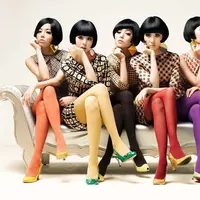 Para member girlband asal Korea ini membuktikan bahwa rambut pendek tetap akan membuat kamu terlihat cantik dan feminin. (Foto: walldevil.com)