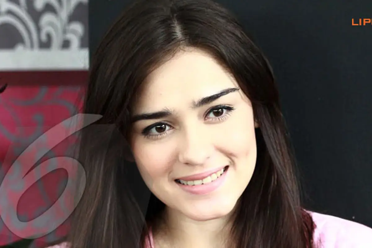 yasmine-wildbloo-4-131205b.jpg