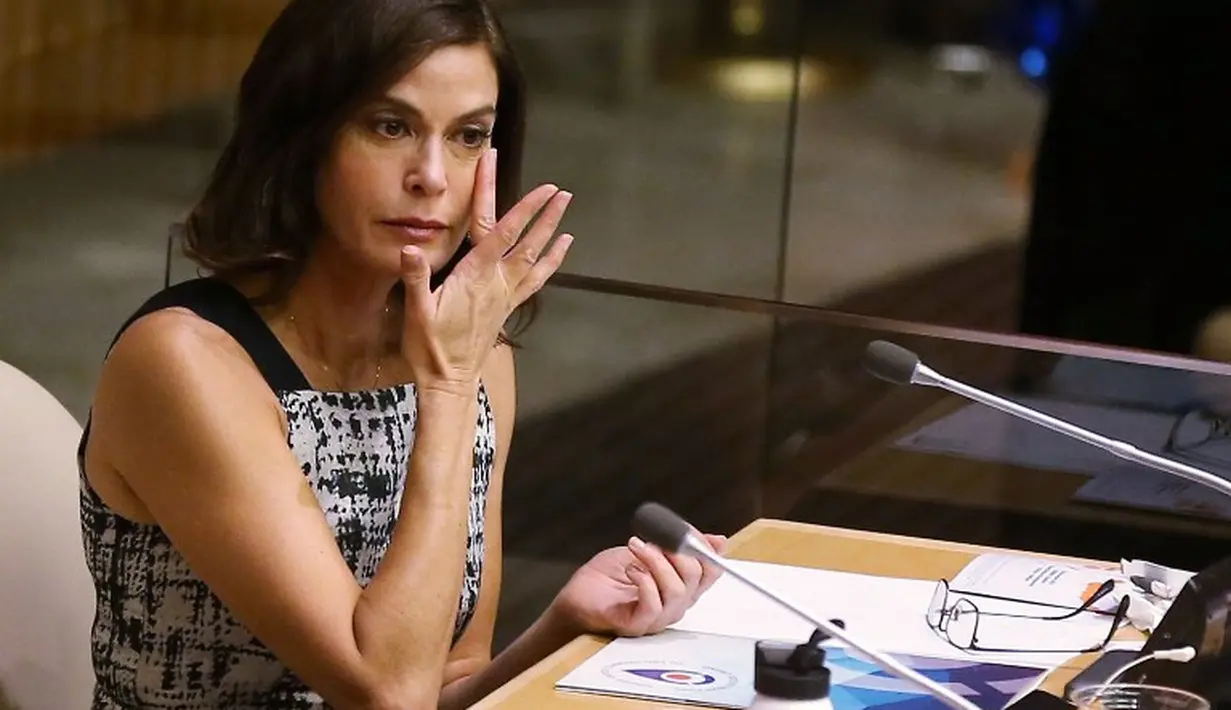 Teri Hatcher diperkosa oleh pamannya saat ia berusia 5 tahun. Pada tahun 2002 dirinya menuntut orang tersebut dan pamannya dijatuhi hukuman 14 tahun penjara. (Jemal Countess / GETTY IMAGES NORTH AMERICA / AFP)