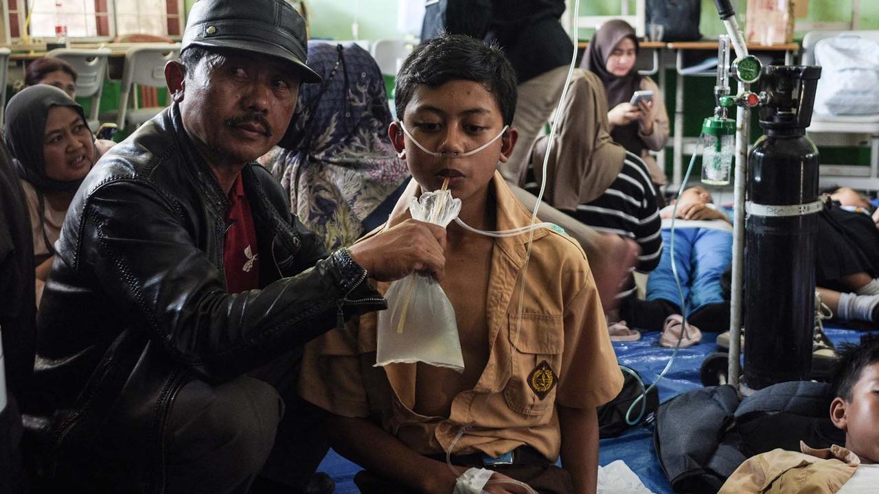 FOTO: Terulang Lagi! Siswa Bandung Barat Keracunan Massal Setelah Makan MBG