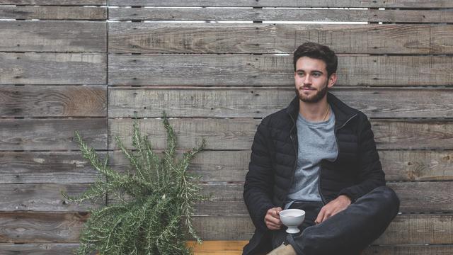 Ilustrasi pria bersantai