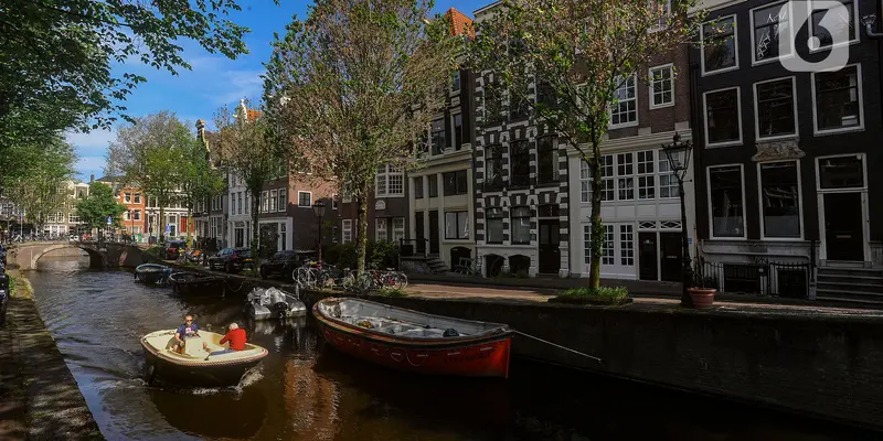 Menelusuri Keindahan Kanal-Kanal di Amsterdam