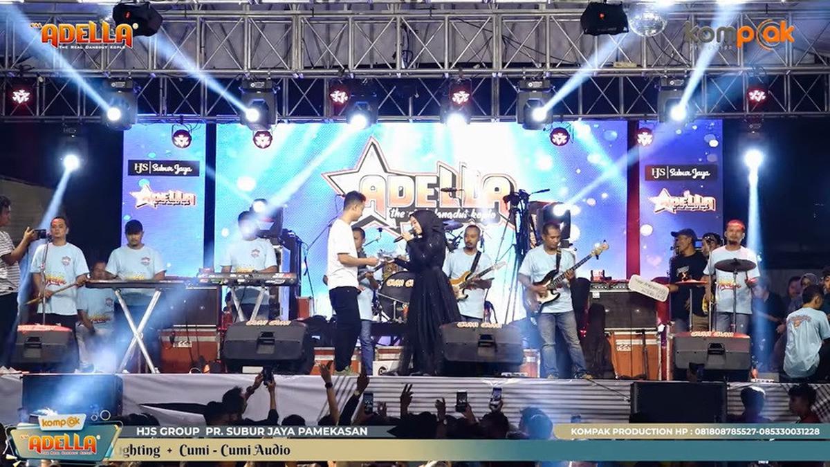 Aksi Panggung Tasya Rosmala