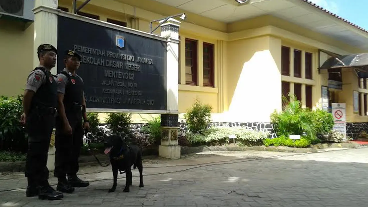 3 Anjing Pelacak Seliweran di Tempat Ical Nyoblos