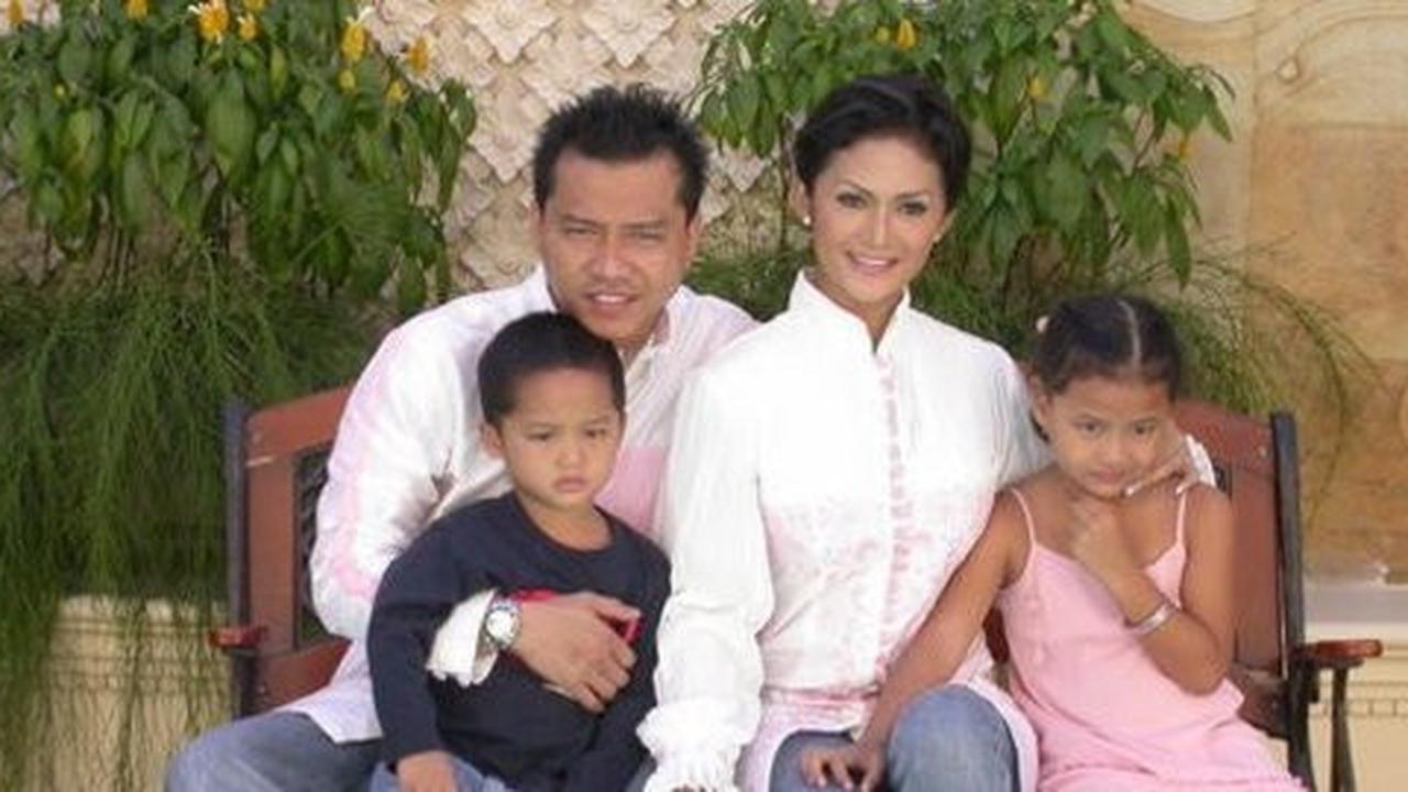 Depresi pasca perceraian KD dan Anang